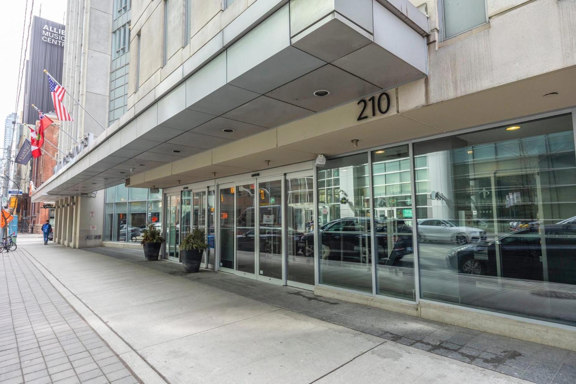 Modern 2-Bedroom Condo W Floor To Ceiling Windows Toronto Exterior foto